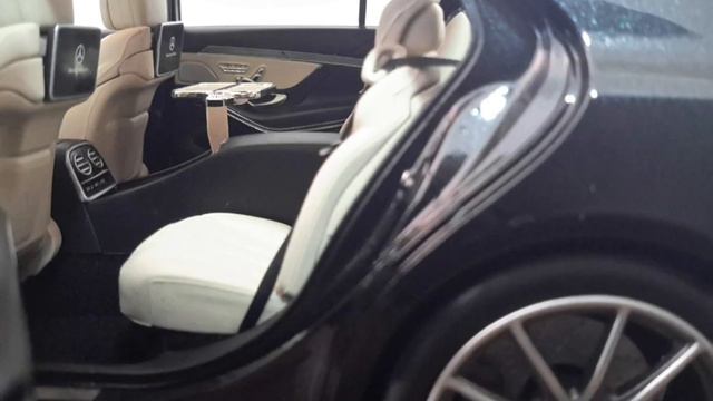 Mercedes Benz W222 Class S 4MATIC (2017 - 2020) - NOREV смотреть онлайн