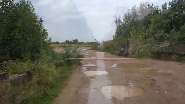 Белый фургон везет не на работу.