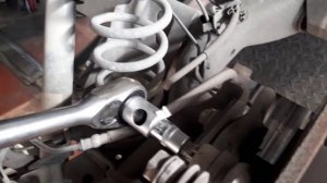 Разборка задних тормозов Renault Fluence