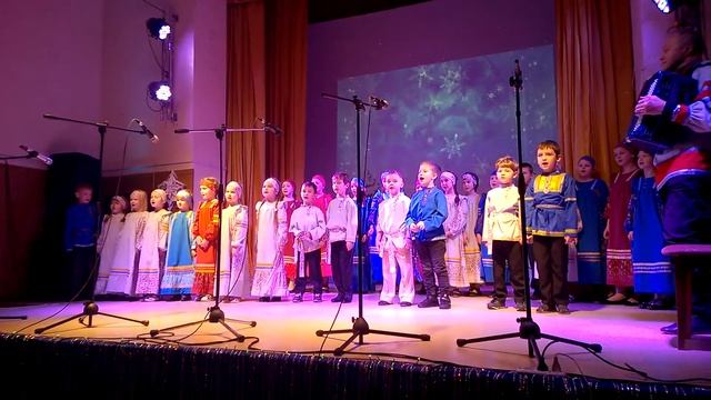 Фестиваль" Зимняя Феерия" .Ансамбль "Ладушуки". Песня - Пироги смотреть онлайн