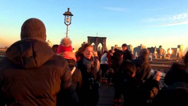 Какая жизнь вас ждет в США. Мост самоубийц. Первые полгода жизни. Работа в США. Бруклинский мост СШ смотреть онлайн