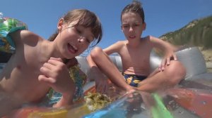 Алиса и Максим на море. Яшмовый пляж, Севастополь.