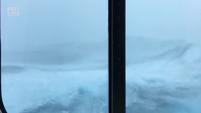 Вид во время шторма с номера на 3 ей палубе смотреть онлайн