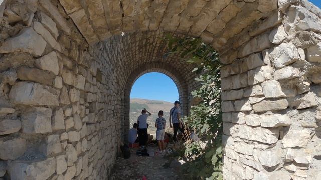 Берат (Албания) – Что посмотреть: Город тысячи окон | Albania – Places to visit смотреть онлайн