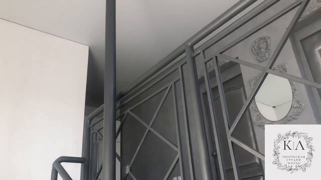 Переделка старого шкафа / Декор стены. Remodeling an old closet. Wall decor with plaster elements. смотреть онлайн