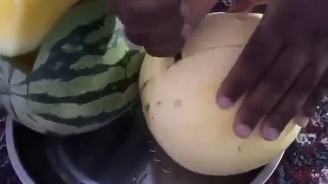 Арабы варастили арбуз со вкусом дыни! И дыню со вкусом арбуза! Это шок! смотреть онлайн