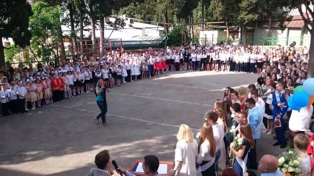Песня выпускников Последний звонок 5 школа г Ялта смотреть онлайн