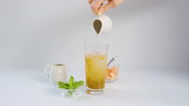 Как готовится лимонад Манго-грейпфрут в Даблби | Меню Лето 2020 смотреть онлайн