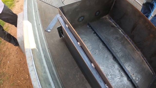 Необычная коптилка. Коптильня  горячего копчения.