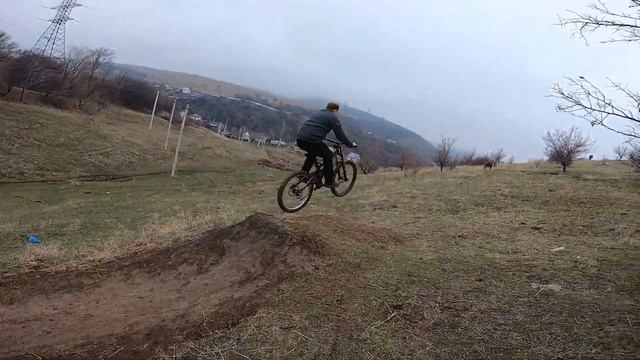 Downhill. Jaguar Bike Park.Открываем сезон! смотреть онлайн