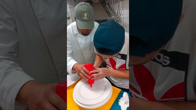 ЗА 2 УРОКА НАУЧИЛСЯ РИСОВАТЬ НА ТАРЕЛКЕ