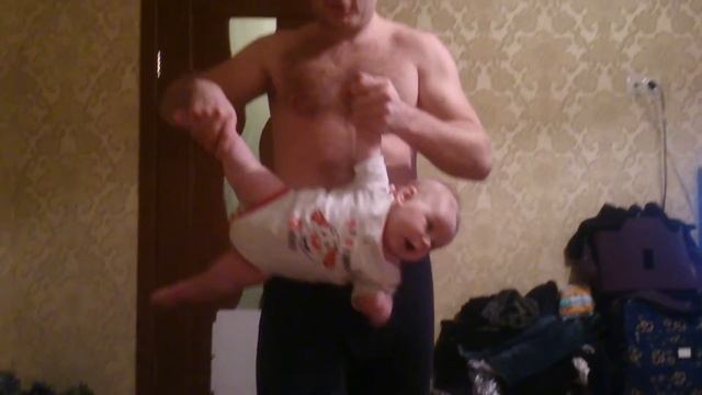 ЗАРЯДКА МАЛЫША В 3 МЕСЯЦА!