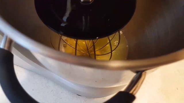 Redmond rkm-m4020 взбиваем одно яйцо смотреть онлайн