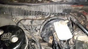 Вот  почему в салон попадают запахи с моторного отсека и работающего двигателя.