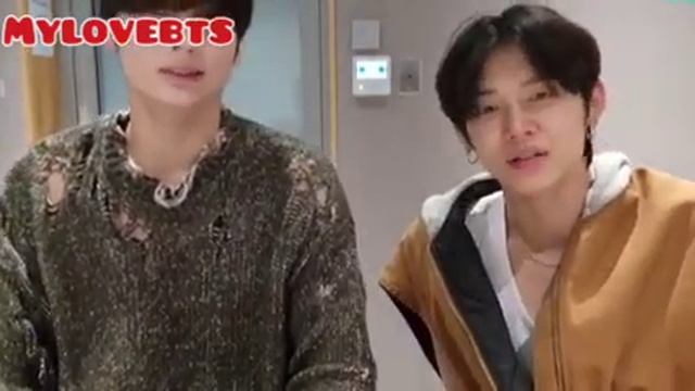 (17/ SUB LIVE) TXT Hueningkai And Yeonjun I'm Watching The Panda Video, It's Really Good  #txt