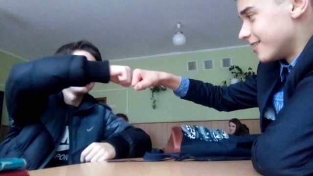 Игра в кулачки начало:первый раунд(угар) смотреть онлайн