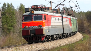 ВЛ11М-212/206 с грузовым поездом и приветливой бригадой