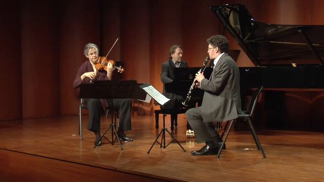 Ensemble Musikfabrik - Rebecca Saunders: "The under-side of green" смотреть онлайн