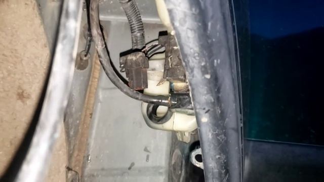 2003 Honda CR-V Windshield Washer Fluid Pump Replacement