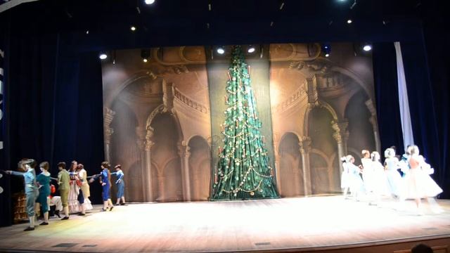 МХУ Гжель. Щелкунчик. Начало и детский танец. 28.12.15 смотреть онлайн