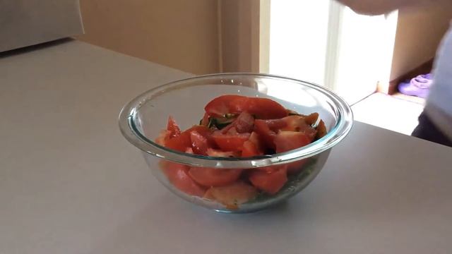 Салат из помидор с огурцами смотреть онлайн