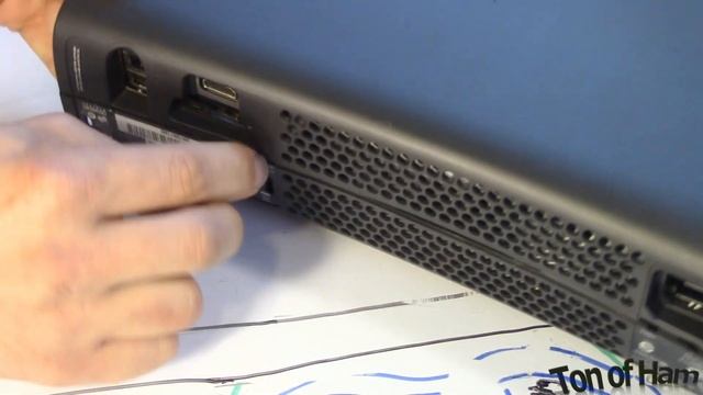 Xbox 360 Tutorial: How to Replace DVD Drive Part 1 смотреть онлайн