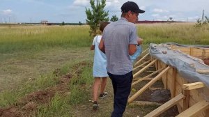 Ленточный фундамент 8х10 заливаем фундамент, опалубка не выдержала