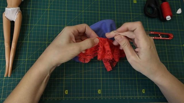 Маленькое красное платье для куклы Барби. Little red dress for Barbie dolls. смотреть онлайн