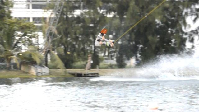 Фронт ту фейки вейк обучалка. Front Flip To Fakie Wakeboard Tutorial