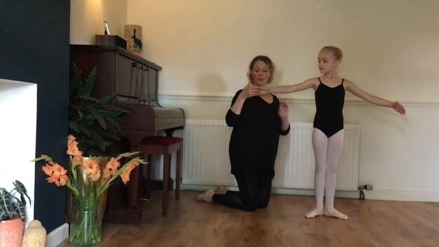 Port de bras | Suggested for Primary - Grade 2 | Royal Academy of Dance смотреть онлайн
