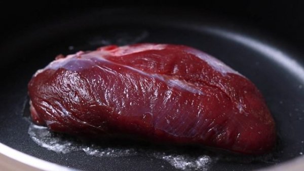 Утиная грудка с апельсиновым соусом на сковородке без духовки, рецепт от повара Александра Олейника