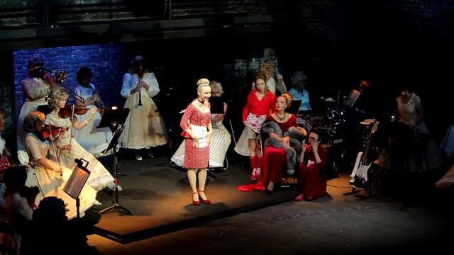 "8 женщин" - Луиза смотреть онлайн