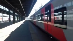 ЭС1-052. Ласточка. Ладожский вокзал. Дача Долгорукова. Санкт-Петербург.  Идёт на посадку.