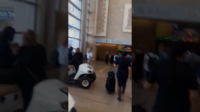 В аэропорту Тель Авива... смотреть онлайн