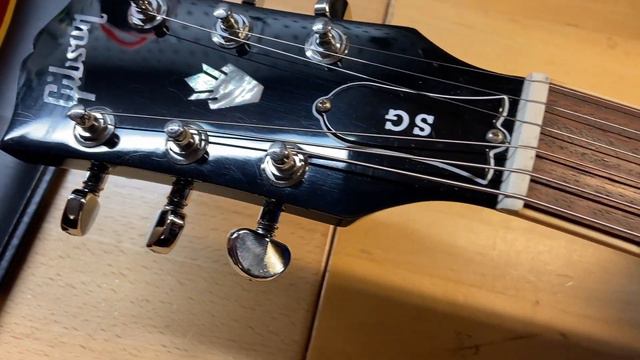 2019 Gibson SG Standard Black смотреть онлайн