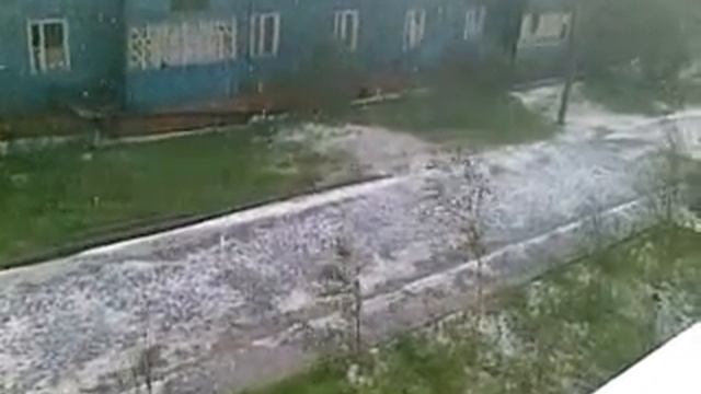 Внезапно пришла зима в Сургут в июле.wmv смотреть онлайн