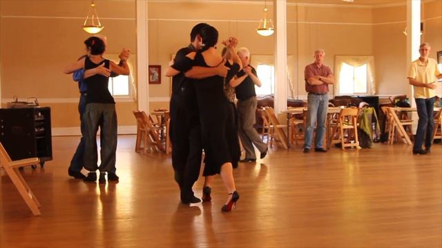 #MILONGUERO Steps Sequence Milonguenado Georgina Vargas Oscar Mandagaran Tango De Buenos Aires смотреть онлайн