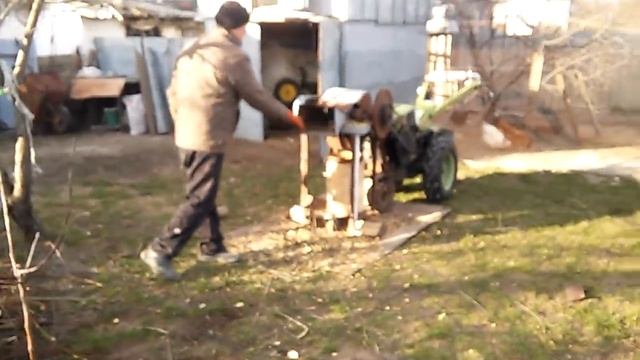 Самая бюджетная дробилка для веток своими руками смотреть онлайн