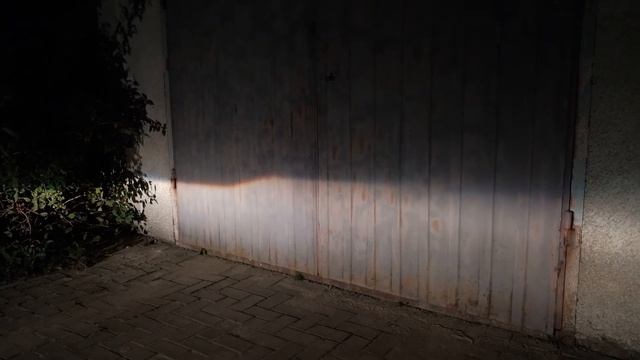 Заміна стандартних лампочок ближнього світла на LED В автомобілі Рено Меган2