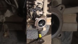 Тойота Сурф 185 течёт масло из моста замена сальника полуоси