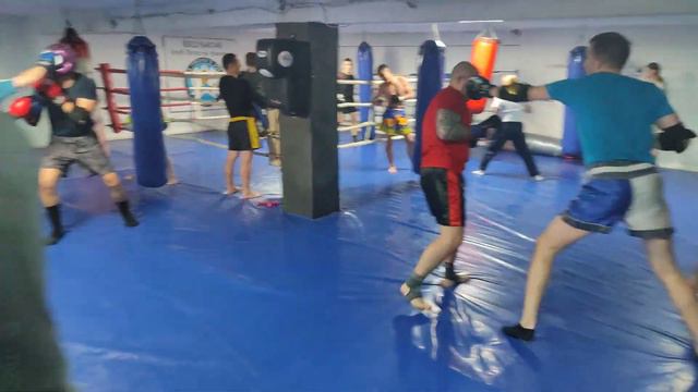 2023.10.30 Спарринг по тайскому боксу в клубе Лотос на Уралмаше смотреть онлайн