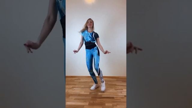 Как вам костюмчик?))#shuffledance #shuffle #танцыспб #profidanceclub #шаффл #шафл смотреть онлайн