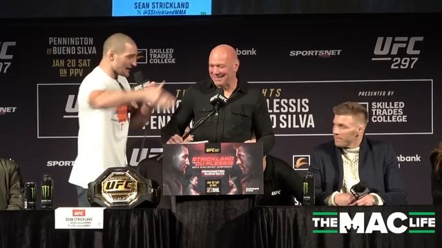 Пресс-конференция UFC 297 Стрикленд - Дю Плесси перед боем / Битвы взглядов смотреть онлайн