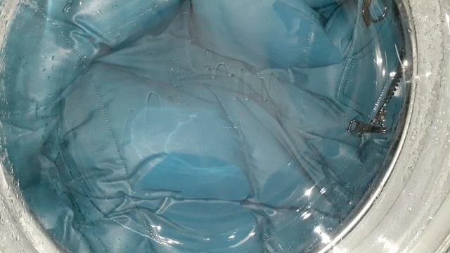 Стирка пуховика. Hotpoint-Ariston. Синтетика 40,1000,доп.полоскание,быстрая стирка.