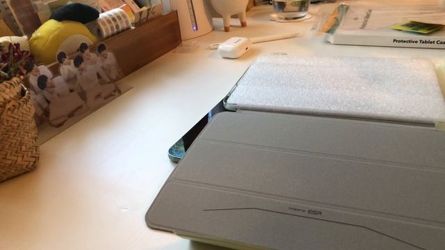 Unboxing iPad Air 4 (Green ?) + Accessories. Ft. Genshin Impact~ смотреть онлайн