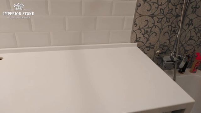 Столешница в ванную из искусственного камня Staron BW010 Bright White Solids