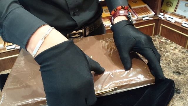 Unbox Cigar Trinidad Robusto Extra Travel Humidor