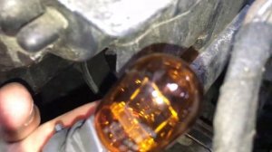 Замена всех ламп в передней фаре автомобиля Volkswagen Passat NMS