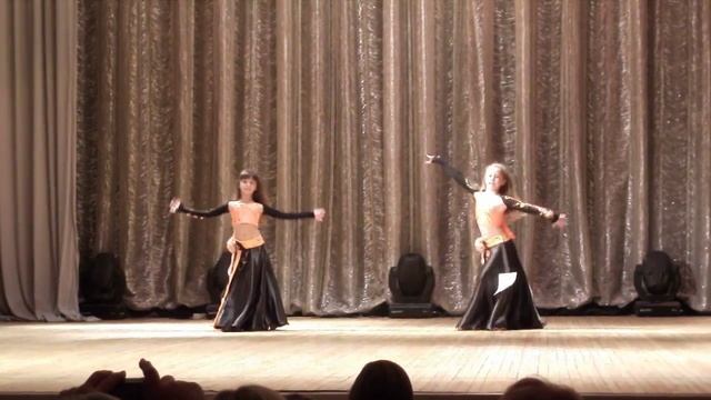 "Oriental Dance" дети дуэт .AVI смотреть онлайн