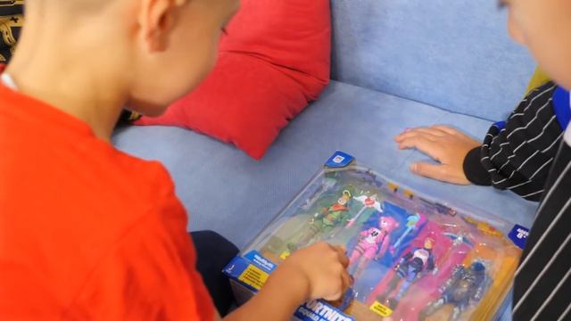 Папа Чуть НЕ ИСПОРТИЛ ОЧЕНЬ КРУТОЙ Праздник! Дети ИГРАЛИ Целый День! смотреть онлайн